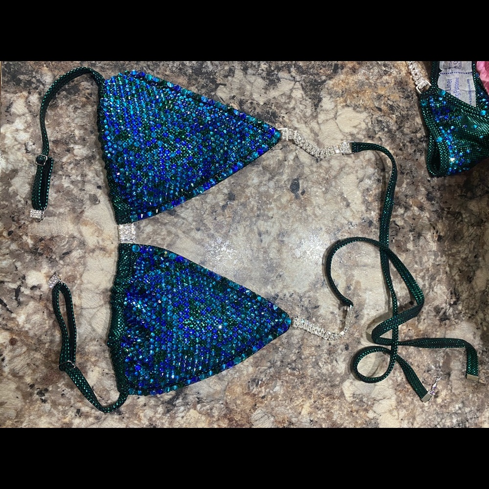 Competition Bikini - Picture 3 of 8